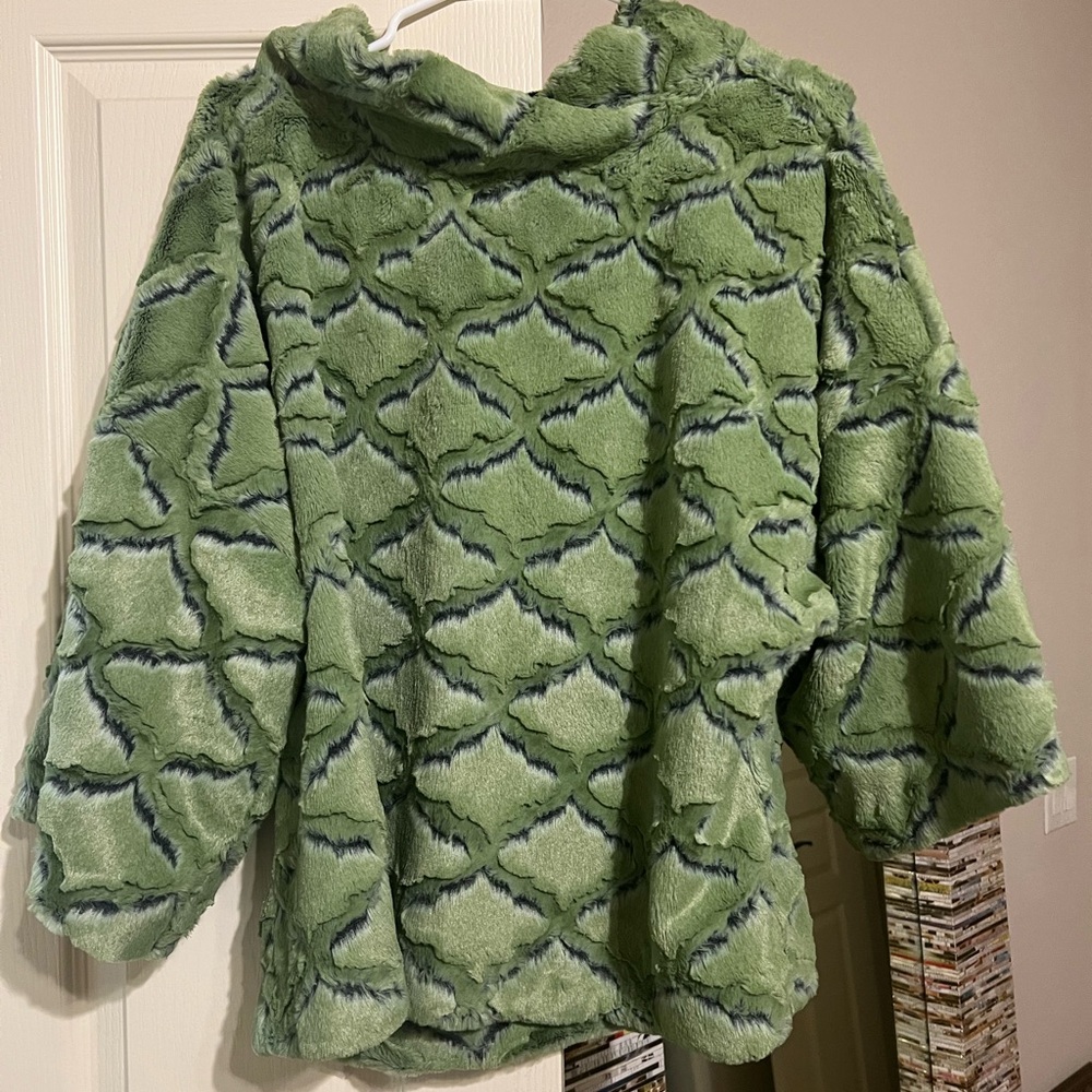 Trellis Faux Fur Popover from Ivy Jane M/L